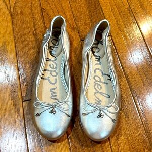 Sam Edelman Felicia Classic Ballet Flat, Size 8M, Silver Leather, EUC